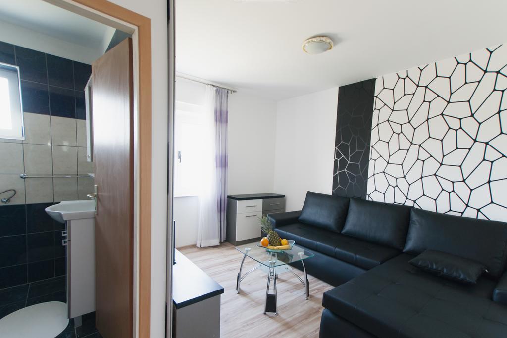 Apartments Toka Petrcane Ruang foto