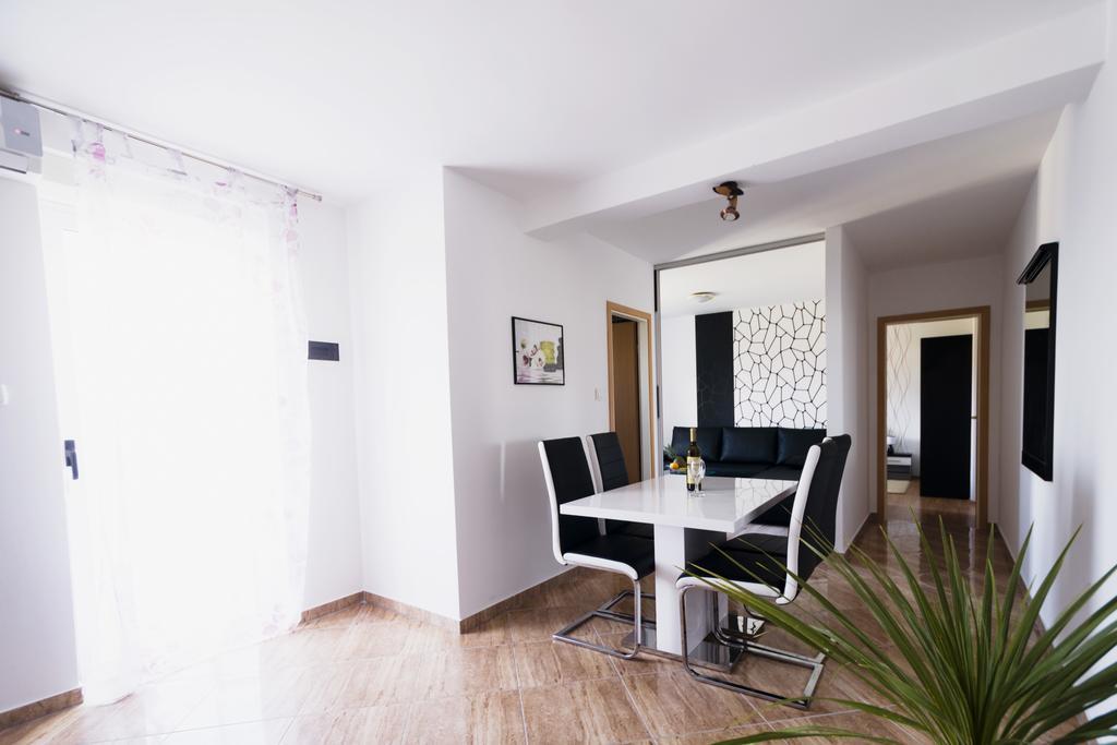 Apartments Toka Petrcane Ruang foto
