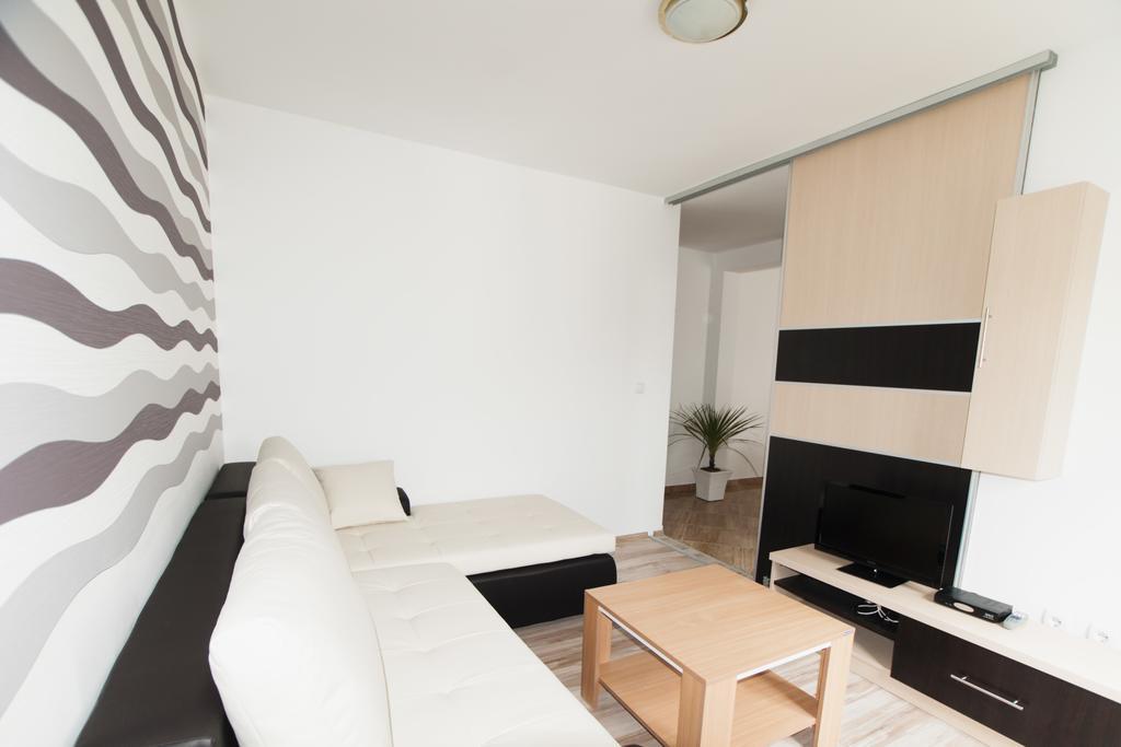 Apartments Toka Petrcane Ruang foto