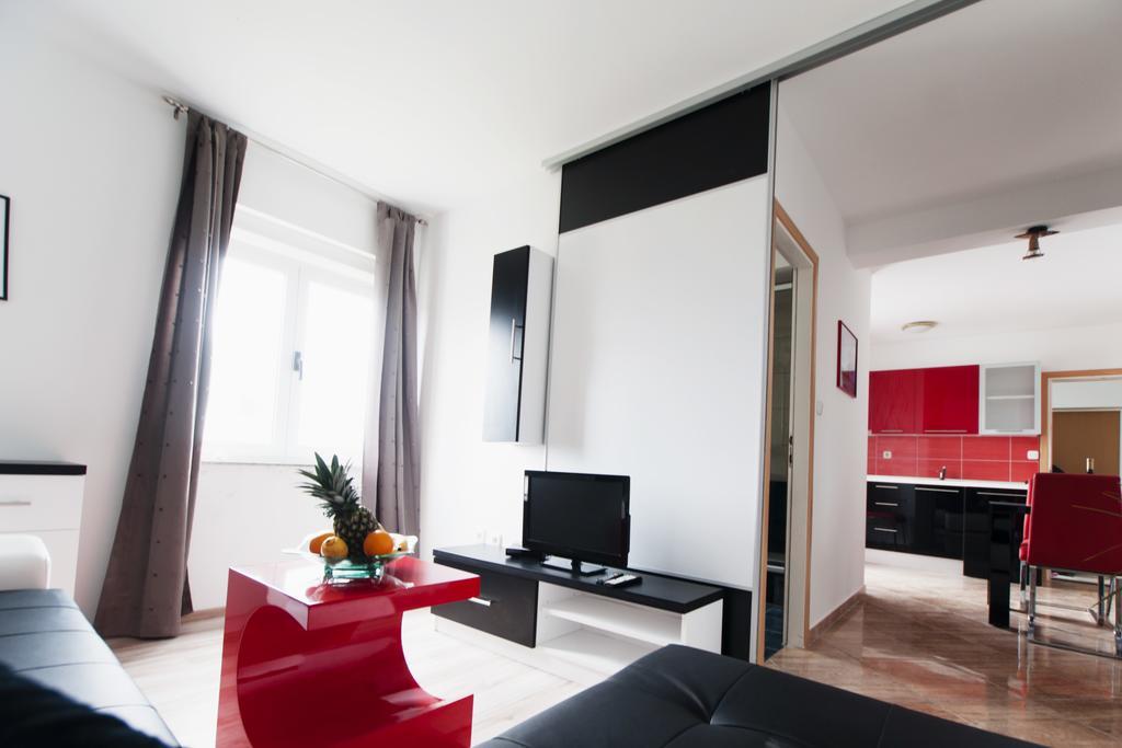 Apartments Toka Petrcane Ruang foto